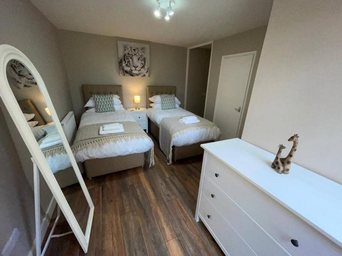 Lydney House Swaffham Sleeps 22 Villa Buitenkant foto
