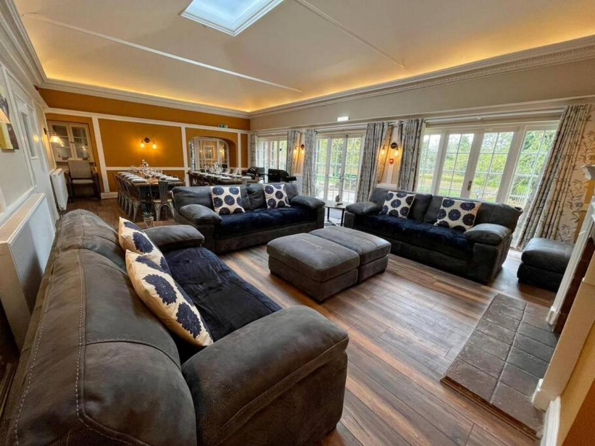 Lydney House Swaffham Sleeps 22 Villa Buitenkant foto