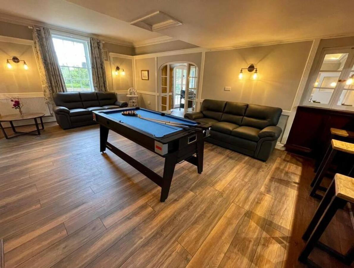 Lydney House Swaffham Sleeps 22 Villa Buitenkant foto
