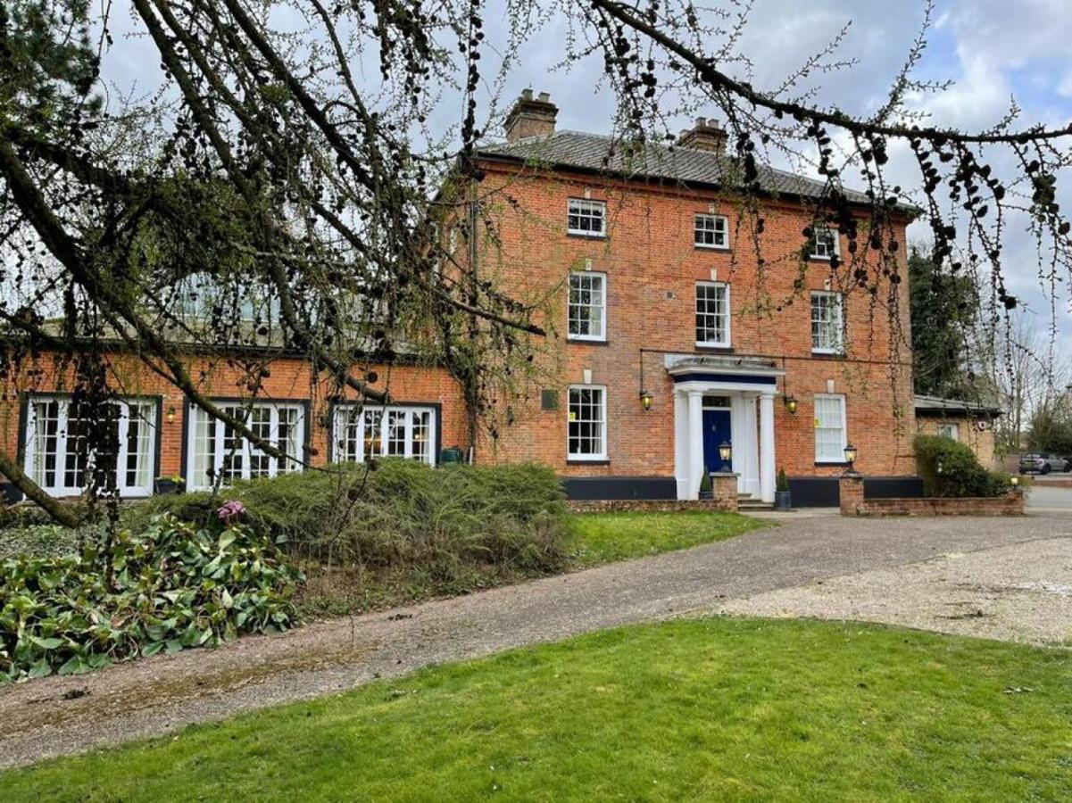 Lydney House Swaffham Sleeps 22 Villa Buitenkant foto