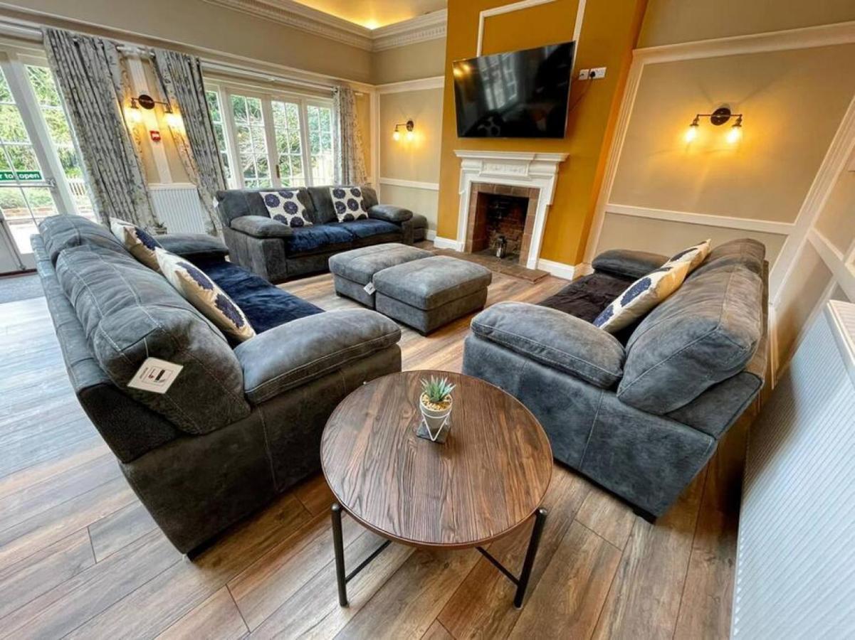 Lydney House Swaffham Sleeps 22 Villa Buitenkant foto