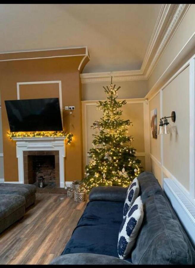 Lydney House Swaffham Sleeps 22 Villa Buitenkant foto