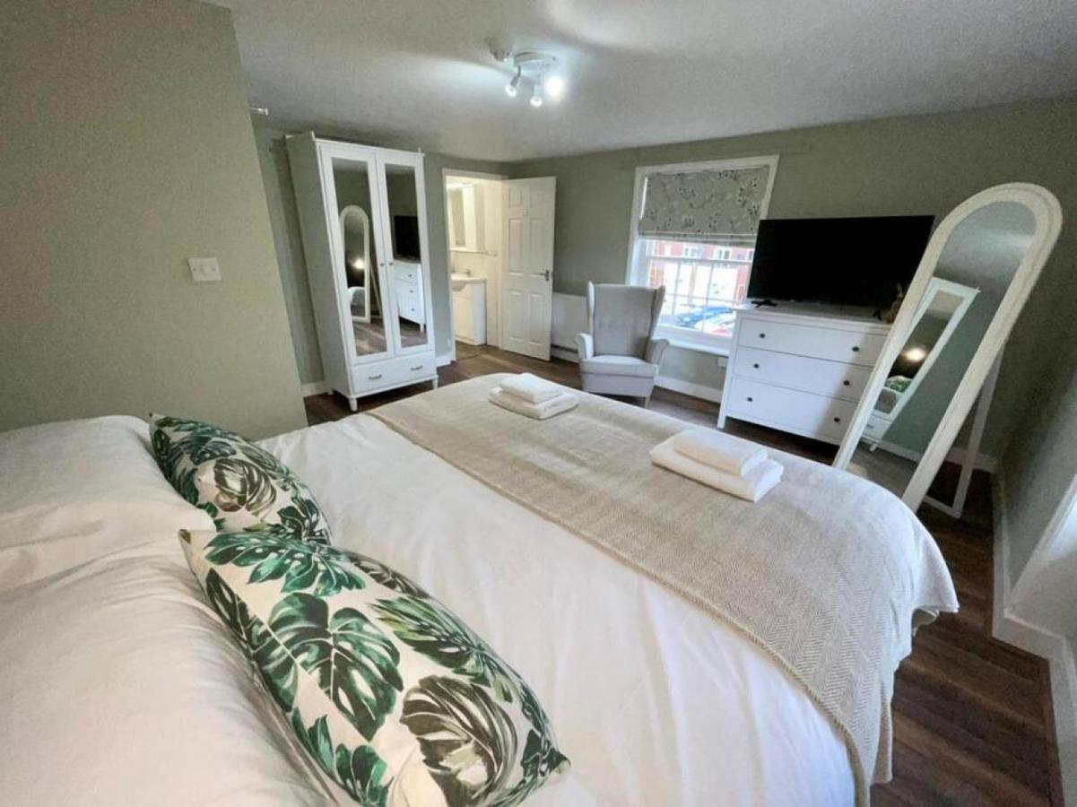 Lydney House Swaffham Sleeps 22 Villa Buitenkant foto